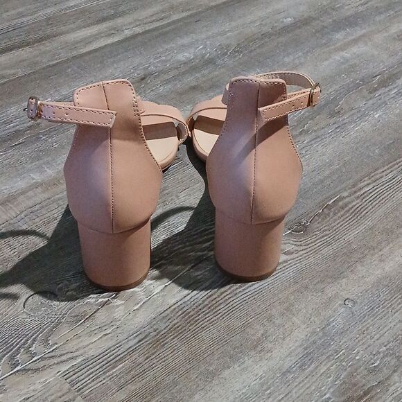 Lulus Harper Almond short block heel strappy heel open toe shoes Sz 8 NWOT - Picture 4 of 8